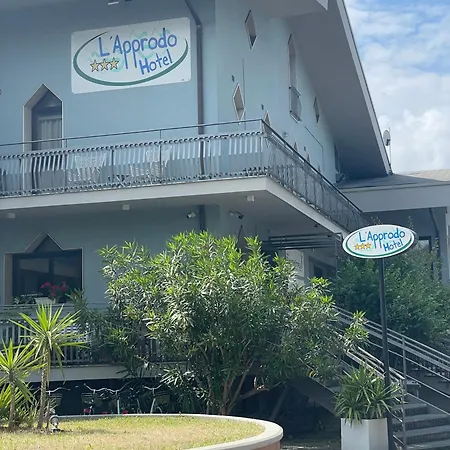 L'approdo 3* Чезенатико
