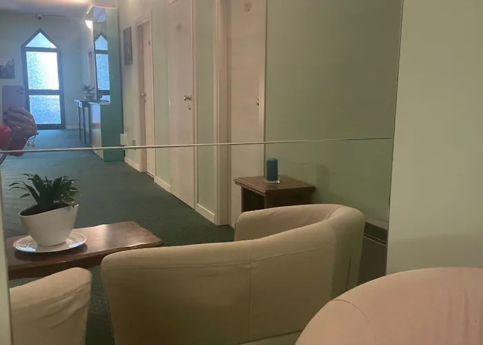 L'approdo 3* تْشيزيناتيكو