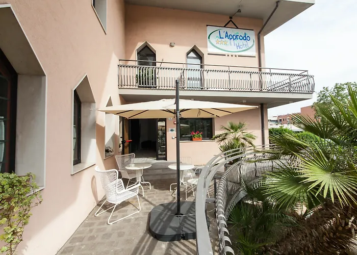 L'approdo فندق 3*